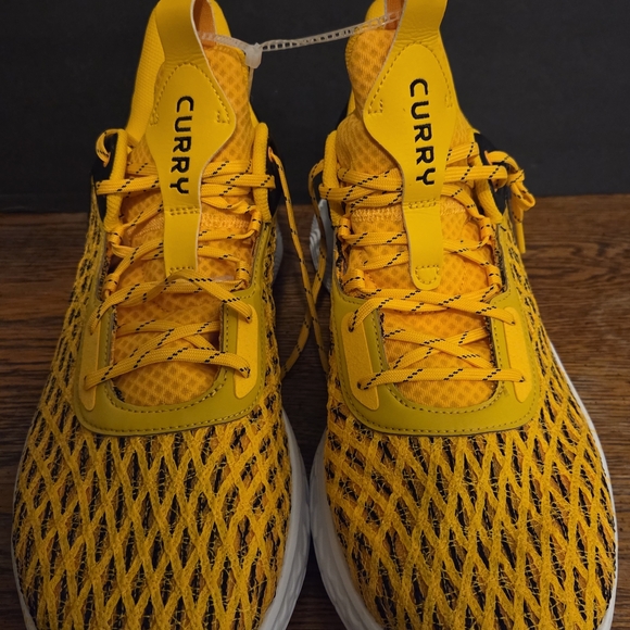 Under Armour Curry Flow 9 Steeltown Gold Yellow and Black Athletic Shoes US17 - Picture 3 of 11